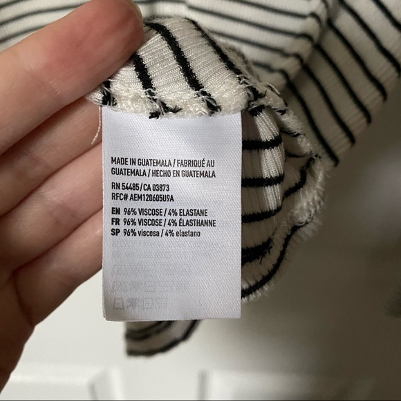 American Eagle striped keyhole ribbed mock-neck long sleeve top - Picture 4 of 6